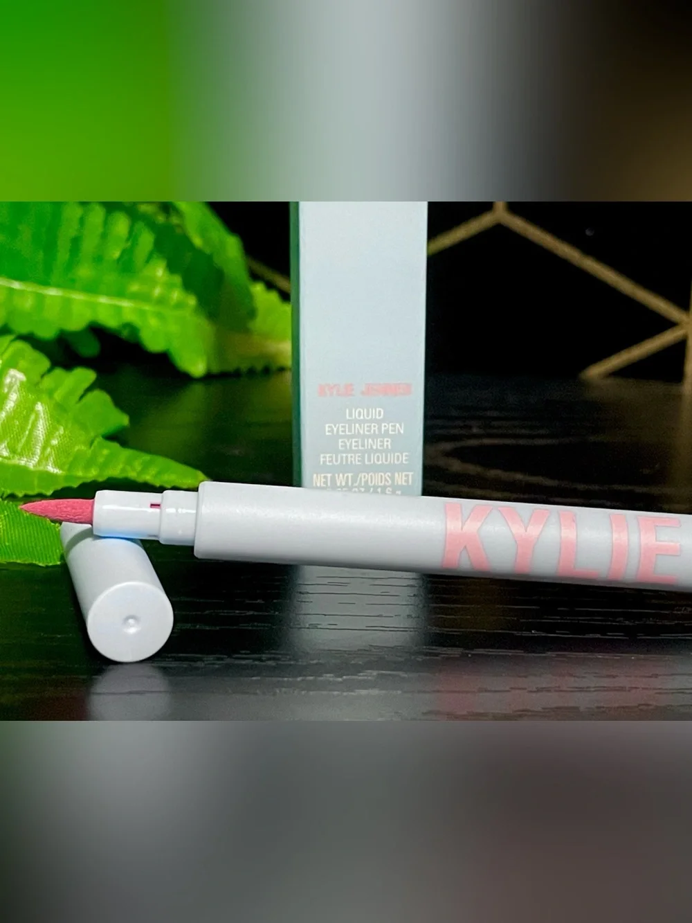 Kylie Cosmetics Liquid Eyeliner Pen in Shade 4 Ever Ting - LIMITED EDITION